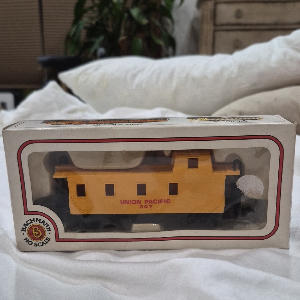New In Box Vintage Bachmann Electric Trains Union Pacific Caboose Model #207